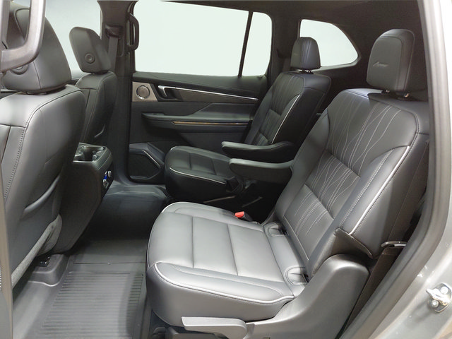 Used 2026 Buick Enclave Avenir w/ Super Cruise Package AWD/4WD image 21