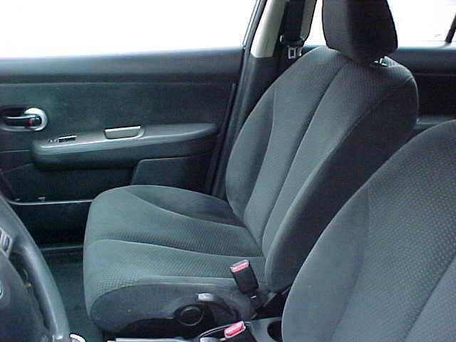 Used 2011 Nissan Versa 1.8 S w/ Plus Pkg image 14