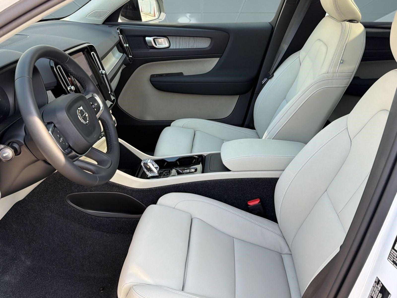 New 2026 Volvo XC40 B5 Plus w/ Protection Package Premier AWD/4WD image 5