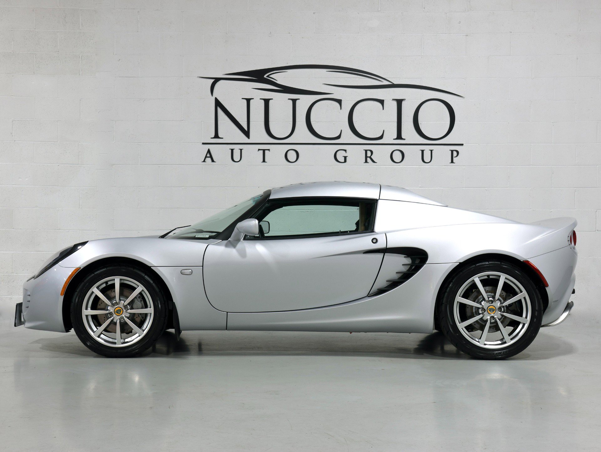 Used 2005 Lotus Elise image 9