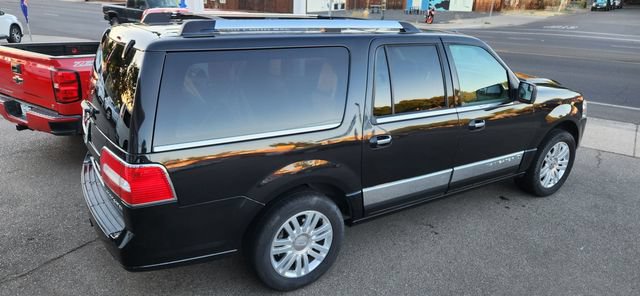 Used 2014 Lincoln Navigator L 4WD image 3