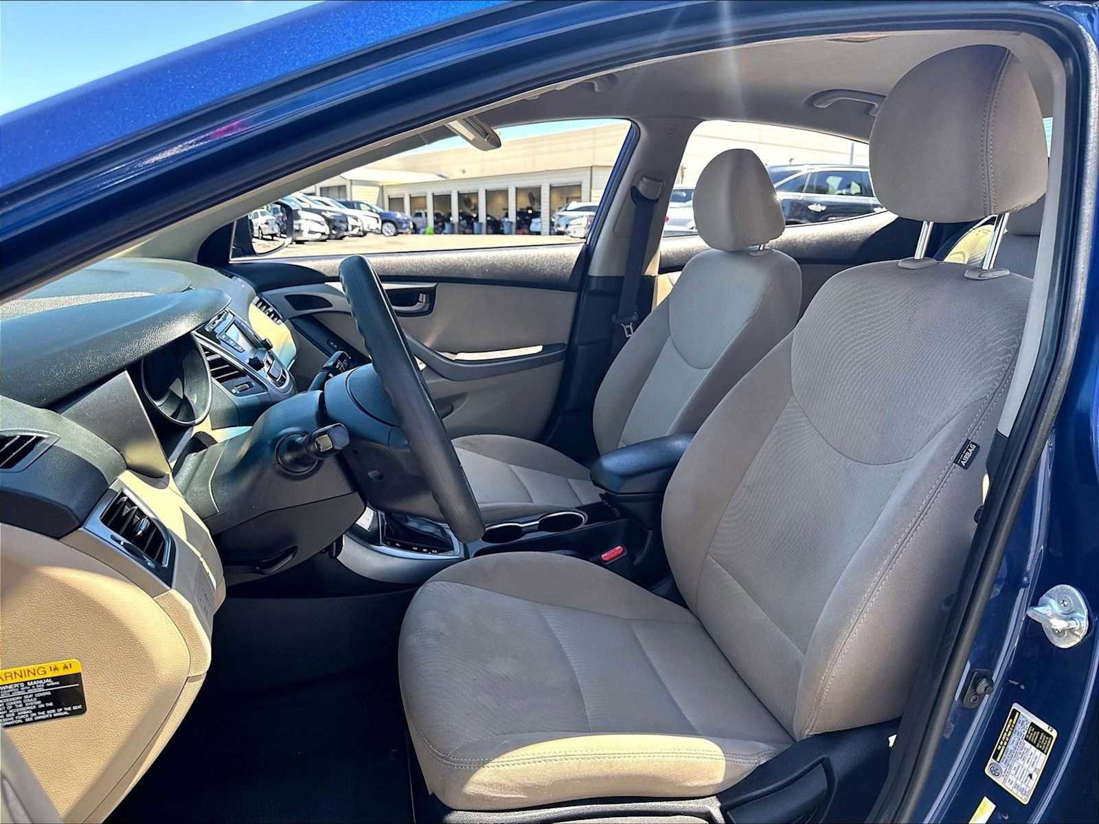 Used 2015 Hyundai Elantra SE w/ Option Group 02 FWD image 26