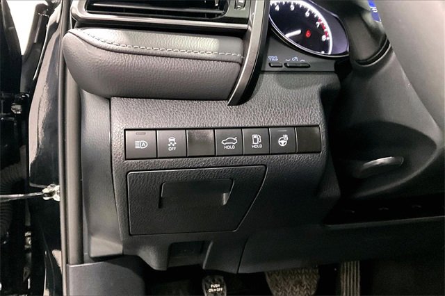 Used 2024 Toyota Camry SE image 38