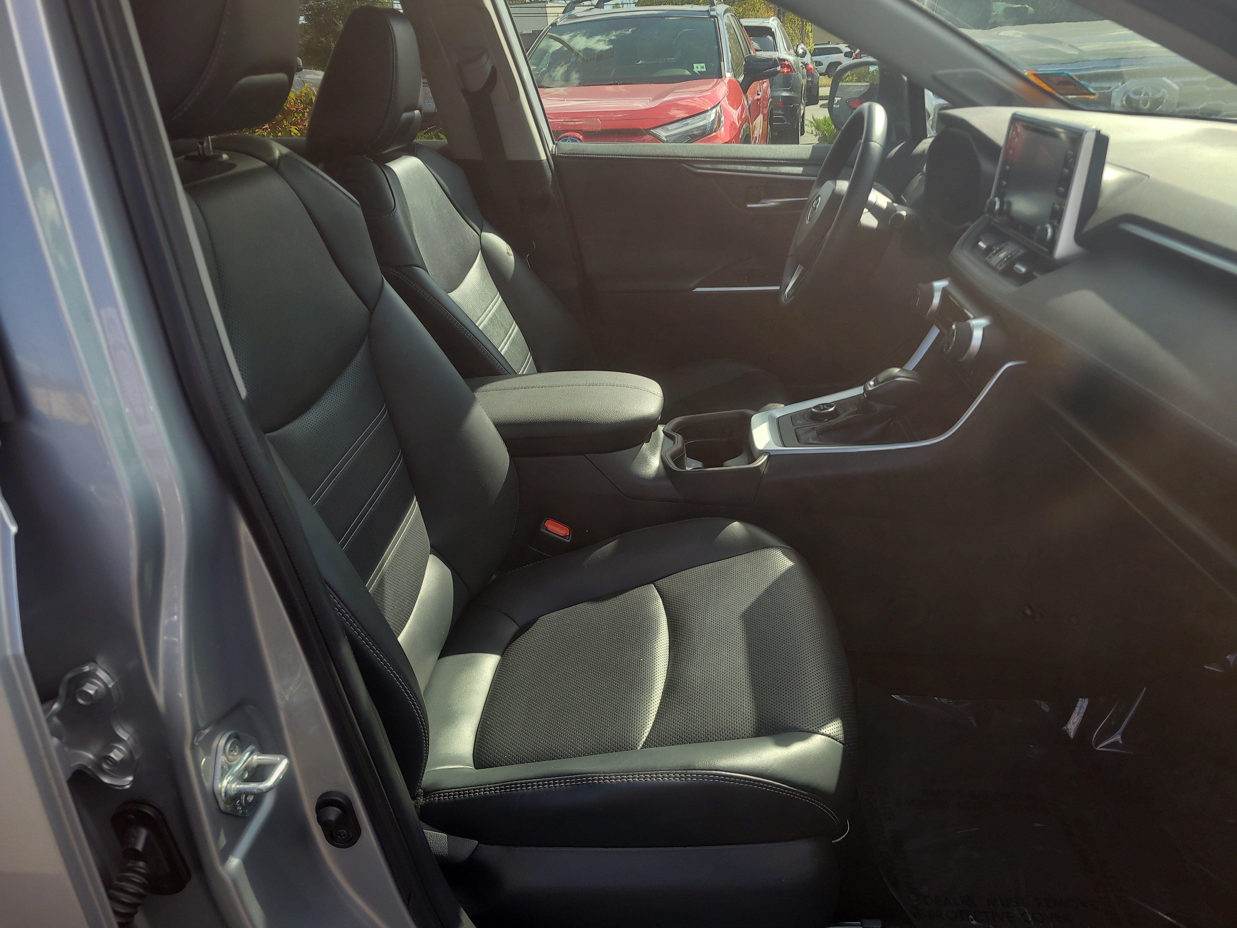 Used 2020 Toyota RAV4 Limited w/ Limited Grade Weather Package AWD/4WD image 17