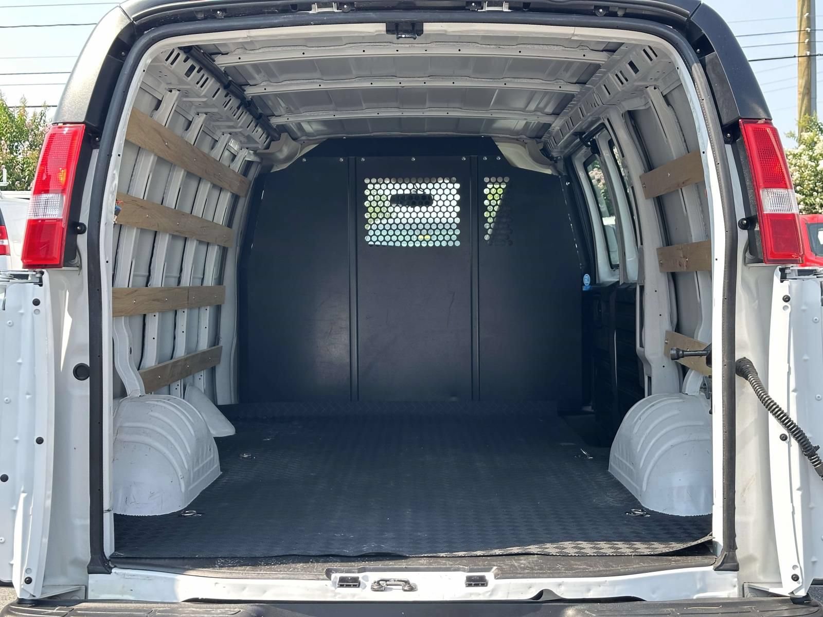 Certified 2025 GMC Savana 2500 w/ Driver Convenience Package RWD image 26