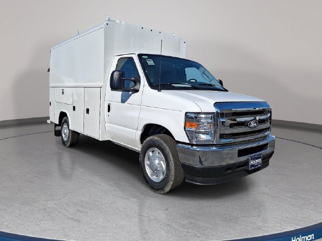 New 2027 Ford E-350 and Econoline 350 Super Duty w/ Power Equipment Group RWD image 2