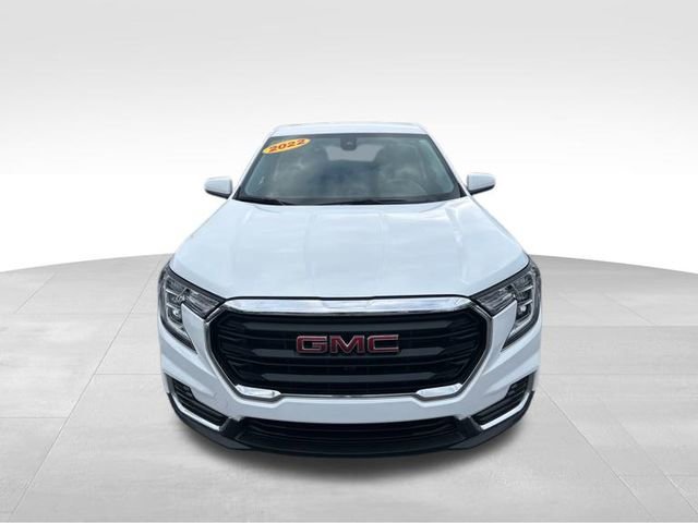 Used 2022 GMC Terrain SLE image 2