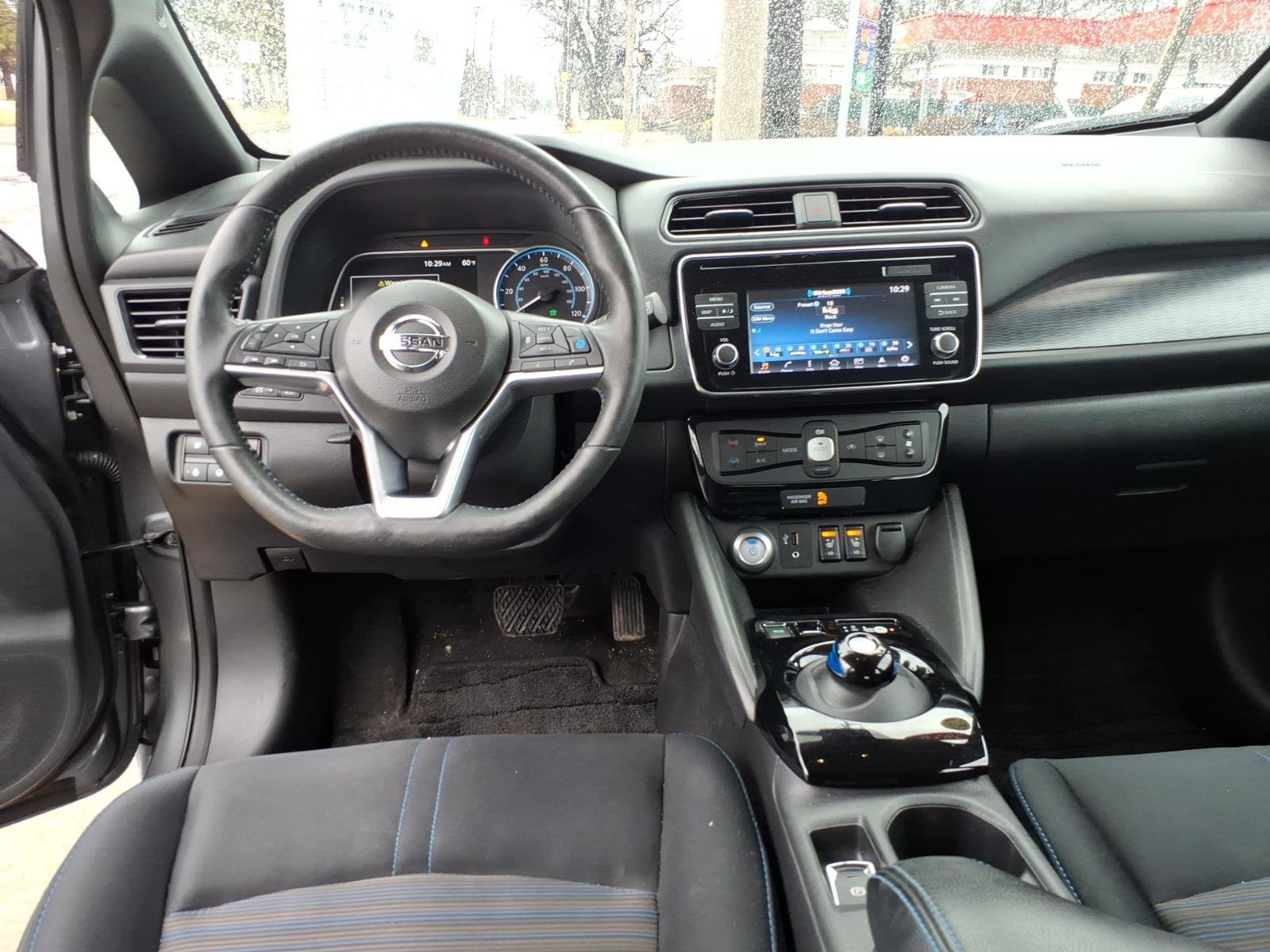 Used 2019 Nissan Leaf SV w/ SV Technology Package image 5