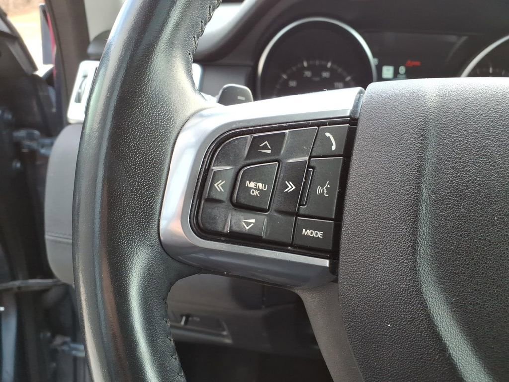 Used 2018 Land Rover Discovery Sport HSE image 18