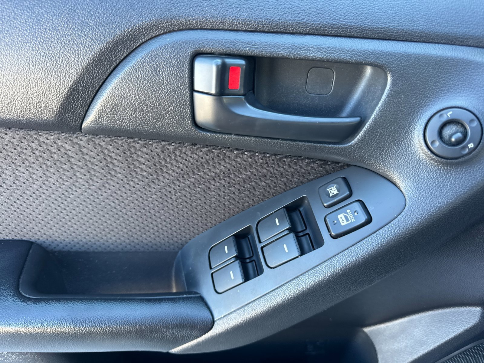 Used 2011 Kia Forte EX w/ Tech Pkg image 11