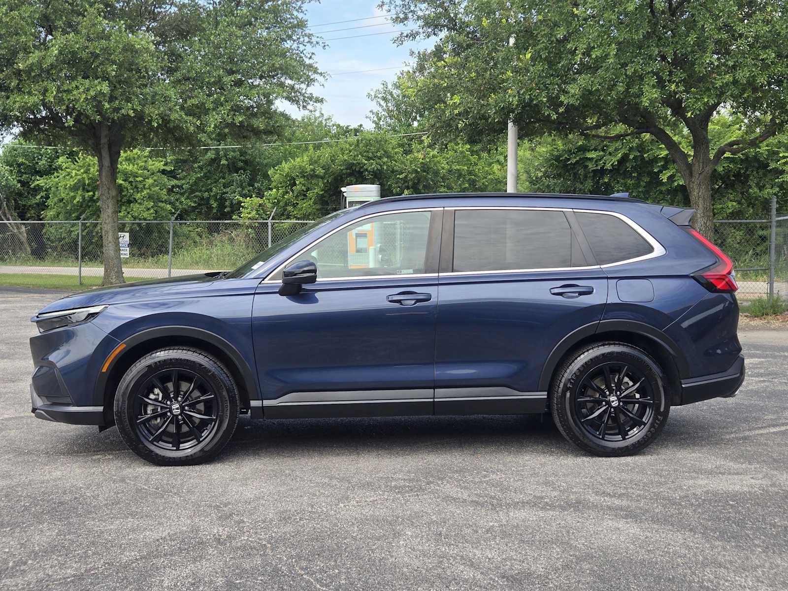 Used 2023 Honda CR-V Sport image 4