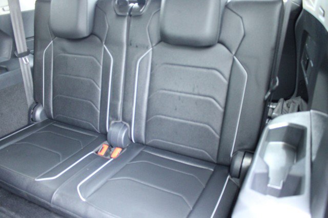 Used 2019 Volkswagen Tiguan SEL Premium w/ 3rd Row Seat Package AWD/4WD image 16