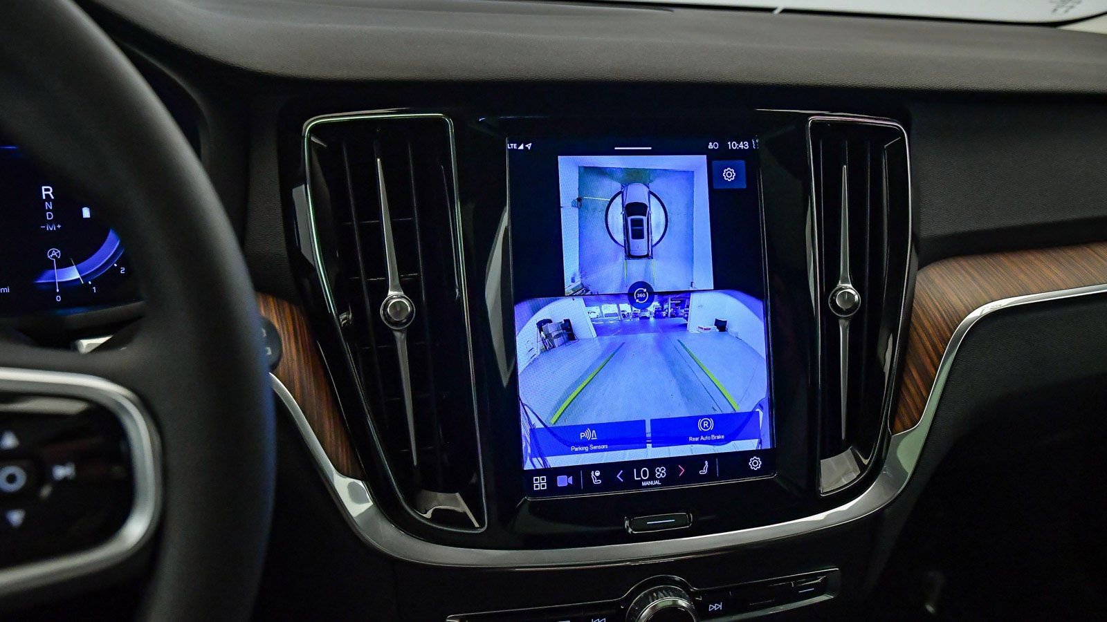 Certified 2024 Volvo V60 B5 Cross Country Plus image 23