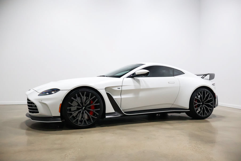 Used 2023 Aston Martin V12 Vantage RWD image 11