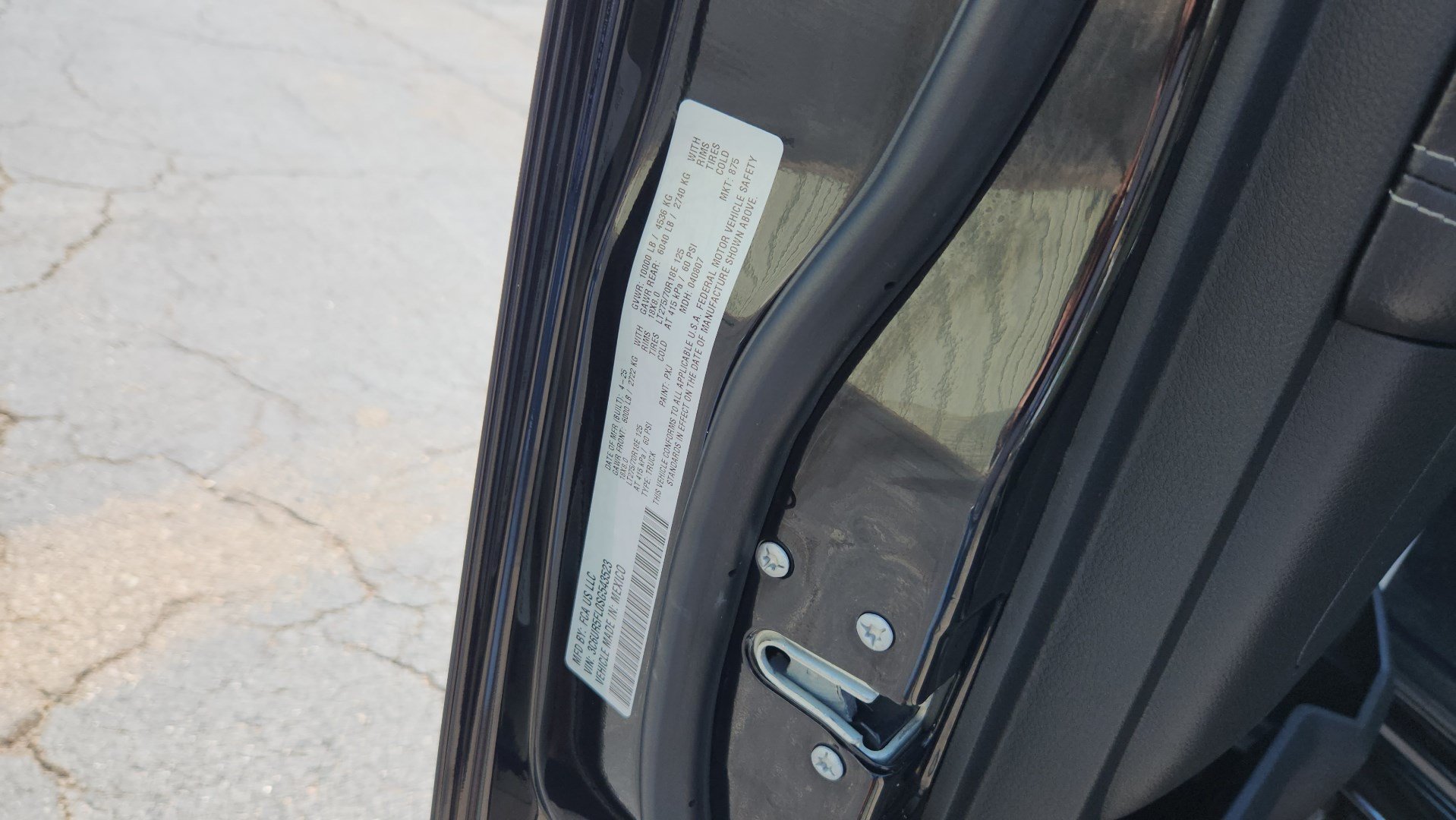 Used 2025 RAM 2500 Laramie AWD/4WD image 16