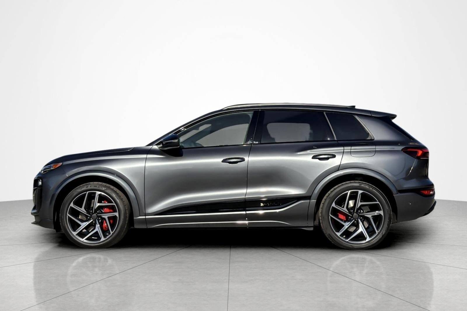 New 2027 Audi SQ6 e-tron Premium Plus AWD/4WD image 3