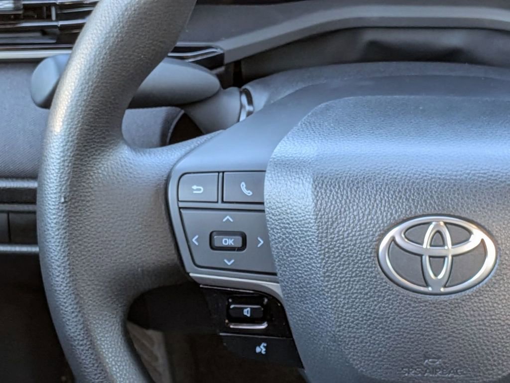 Used 2025 Toyota Camry LE image 19