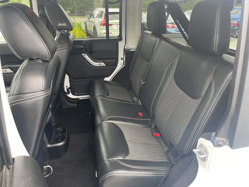 Used 2015 Jeep Wrangler Unlimited Sport AWD/4WD image 17