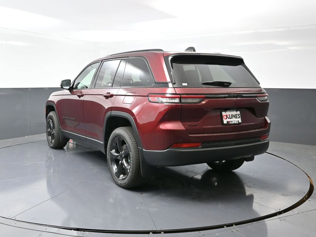 New 2025 Jeep Grand Cherokee Altitude w/ Trailer Tow Package image 7