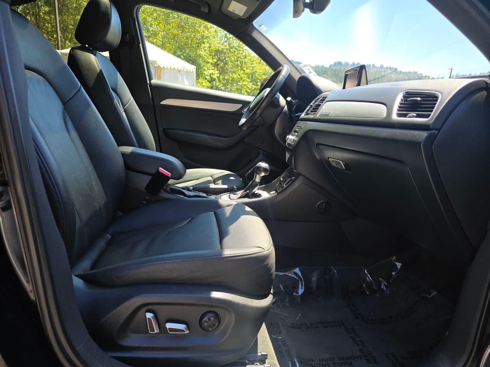 Used 2018 Audi Q3 2.0T Premium Plus w/ Premium Plus Package AWD/4WD image 28