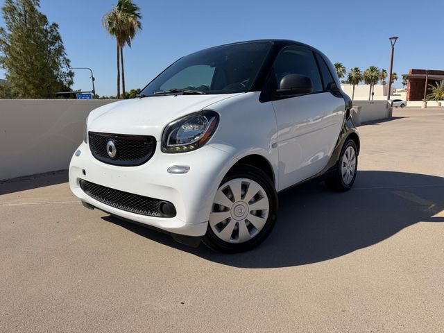Used 2016 smart fortwo pure RWD image 1