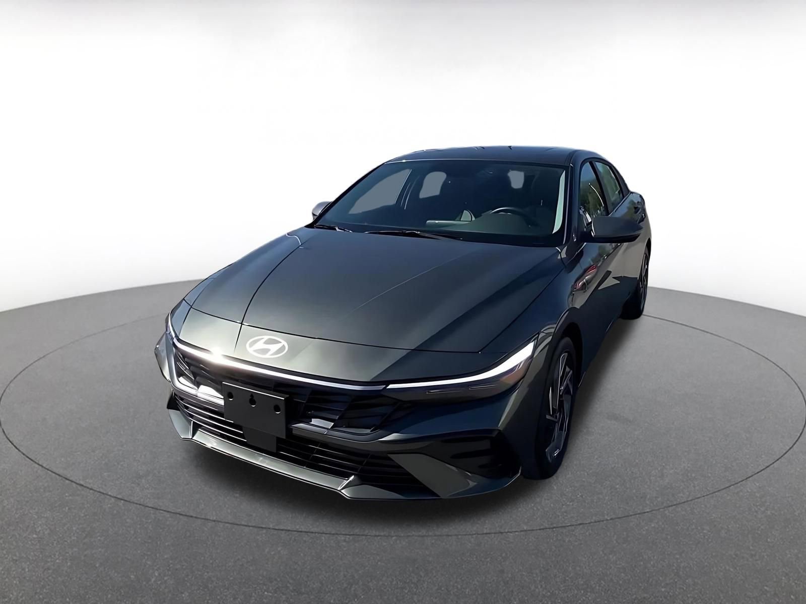 Used 2025 Hyundai Elantra Limited image 7