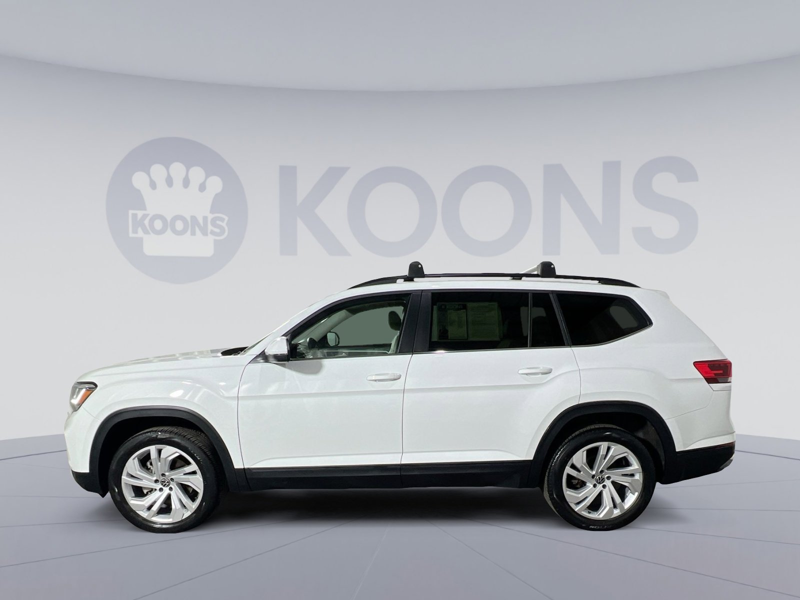 Used 2021 Volkswagen Atlas SE image 2
