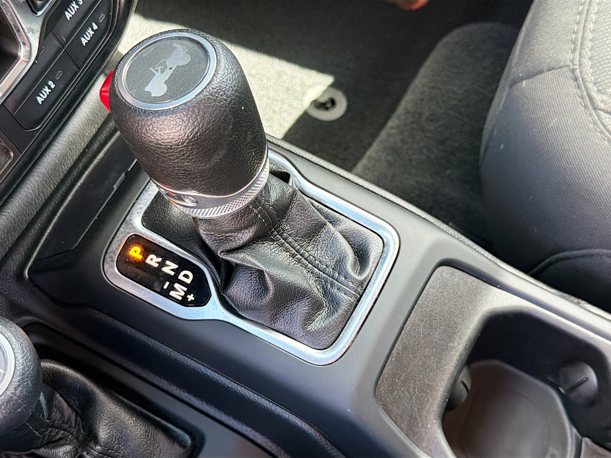 Used 2023 Jeep Wrangler Sport S image 28