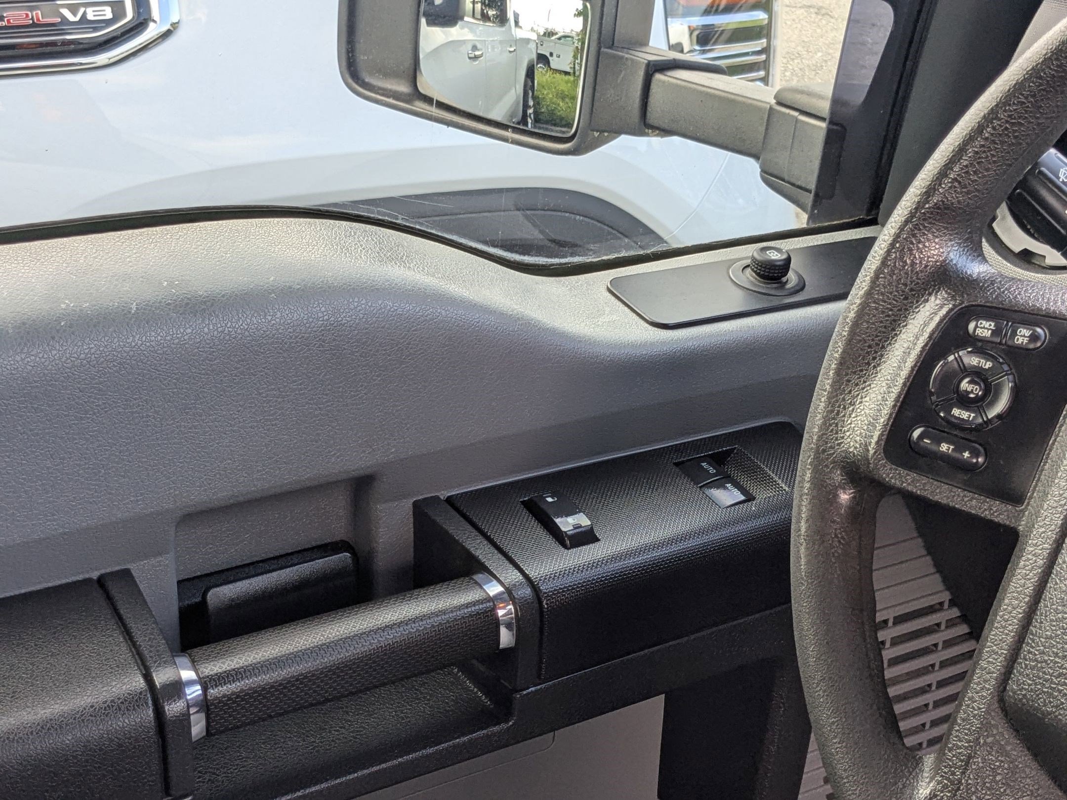 Used 2016 Ford F350 XL w/ Power Equipment Group AWD/4WD image 8