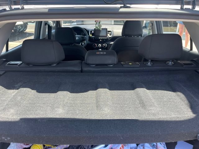 Used 2021 Hyundai Venue SE FWD image 9