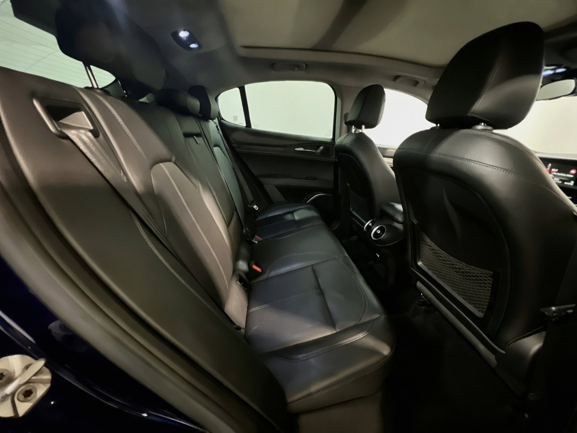 Used 2019 Alfa Romeo Stelvio RWD image 20