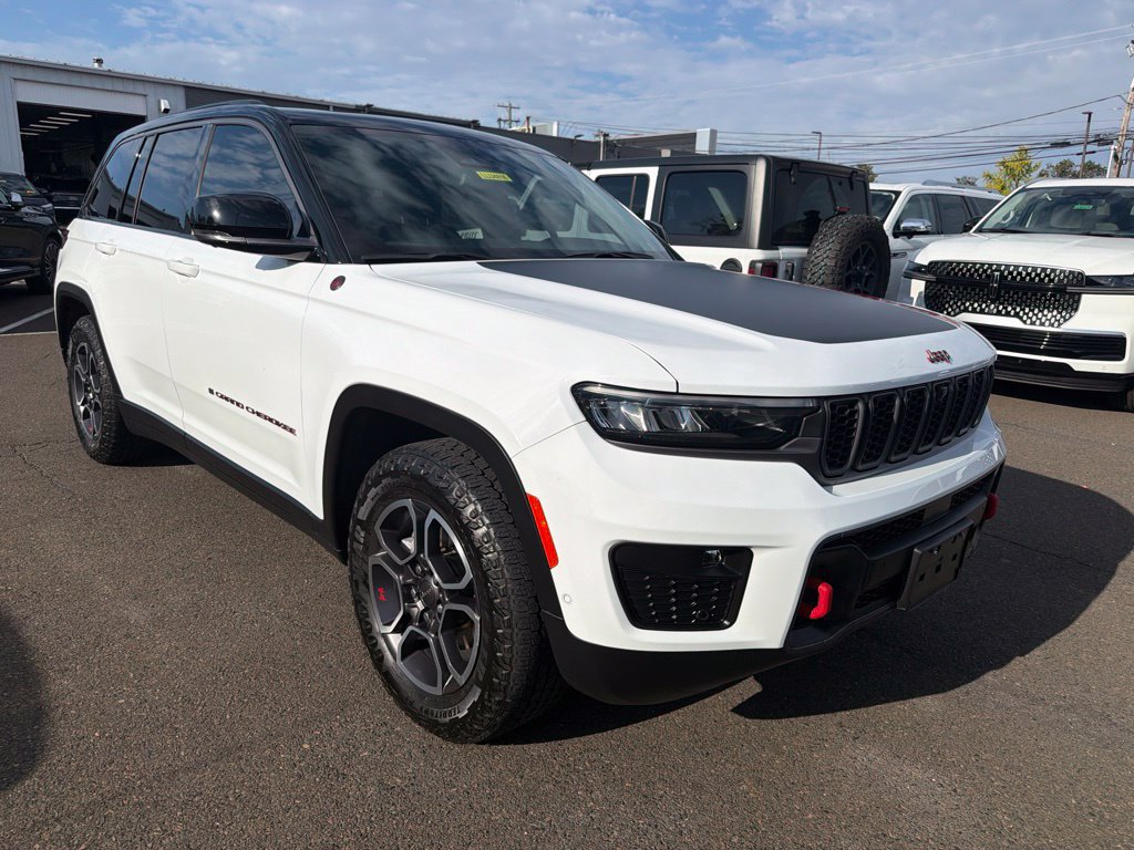 Used 2022 Jeep Grand Cherokee Trailhawk w/ ADV Protech Group II AWD/4WD image 7