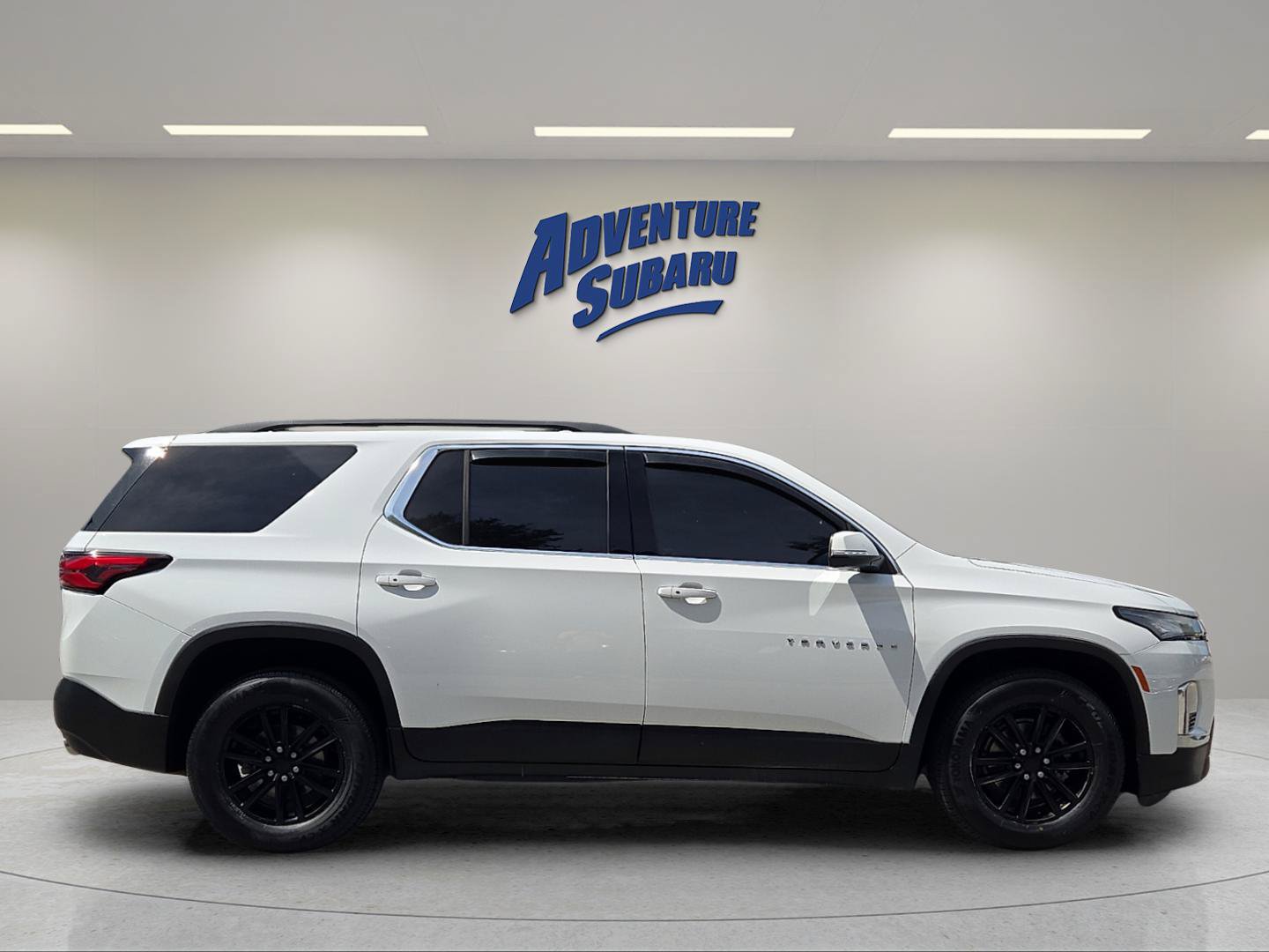 Used 2022 Chevrolet Traverse LT FWD image 7