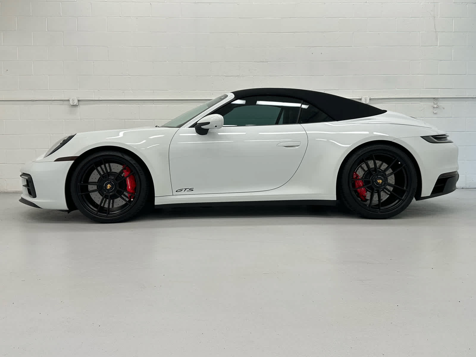 Used 2022 Porsche 911 Carrera GTS w/ Premium Package RWD image 10