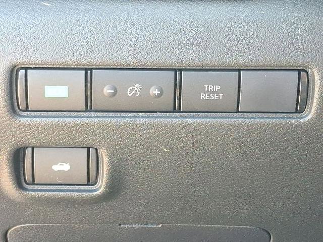 Certified 2024 Nissan Sentra SV FWD image 25