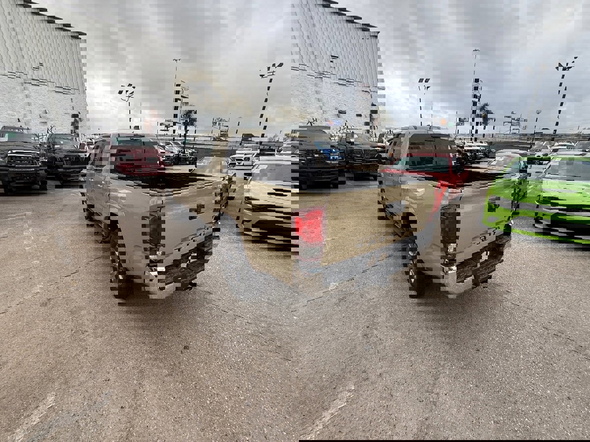 Used 2019 Toyota Tacoma SR5 RWD image 7