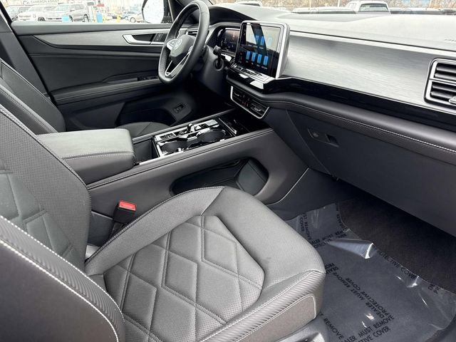 Certified 2025 Volkswagen Atlas Cross Sport SE image 16