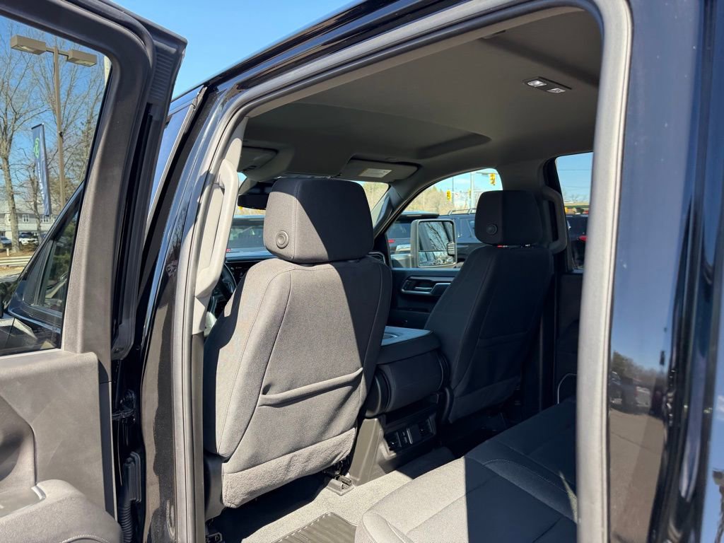 Used 2025 Chevrolet Silverado 2500 LT w/ Convenience Package image 13