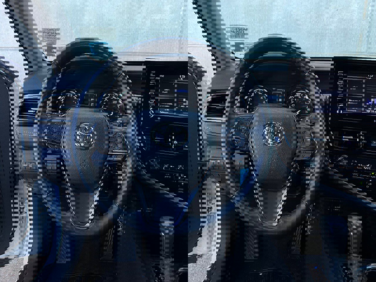 Used 2024 Toyota Camry SE image 13