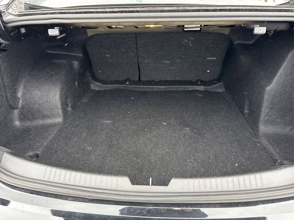 Used 2025 Chevrolet Malibu LT FWD image 11