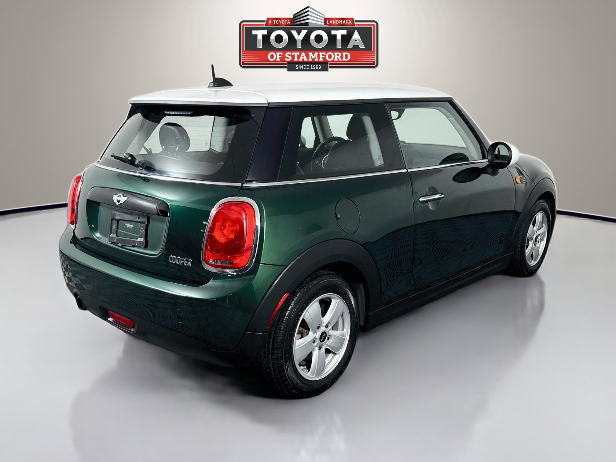 Used 2017 MINI Cooper 2-Door Hardtop FWD image 7