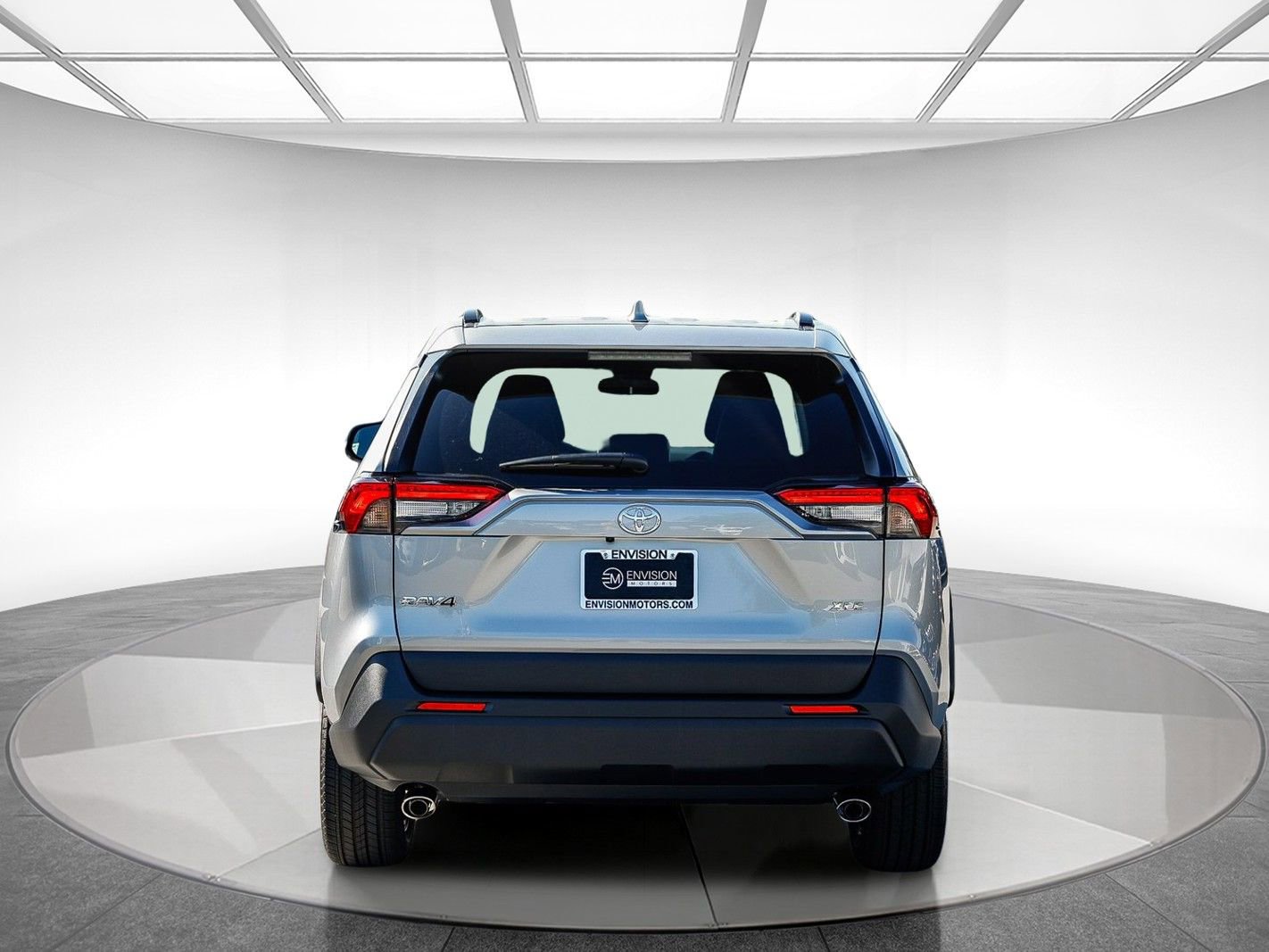 Used 2025 Toyota RAV4 XLE Premium FWD image 3