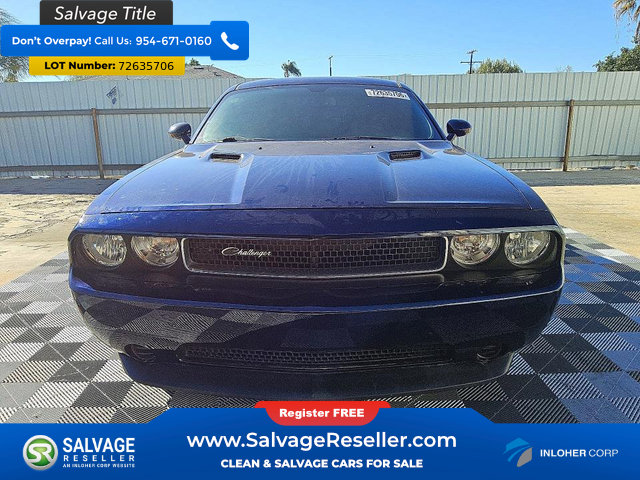 Used 2014 Dodge Challenger SXT RWD image 7