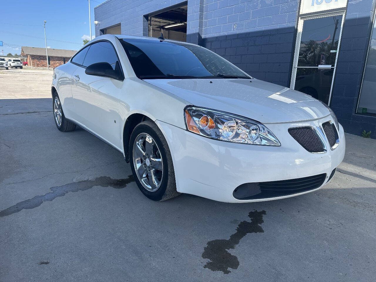 Used 2008 Pontiac G6 GT FWD image 2