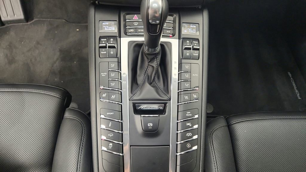 Used 2017 Porsche Macan GTS AWD/4WD image 19