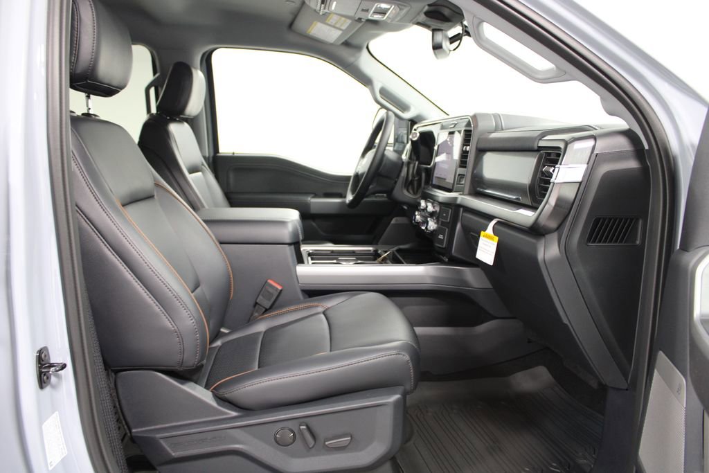 New 2026 Ford F250 Lariat w/ Black Appearance Package image 29