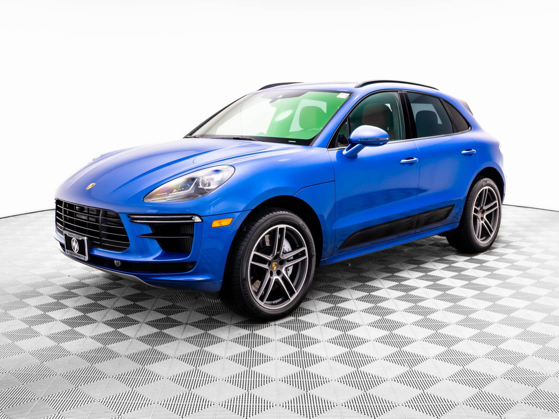 Certified 2021 Porsche Macan Turbo image 1
