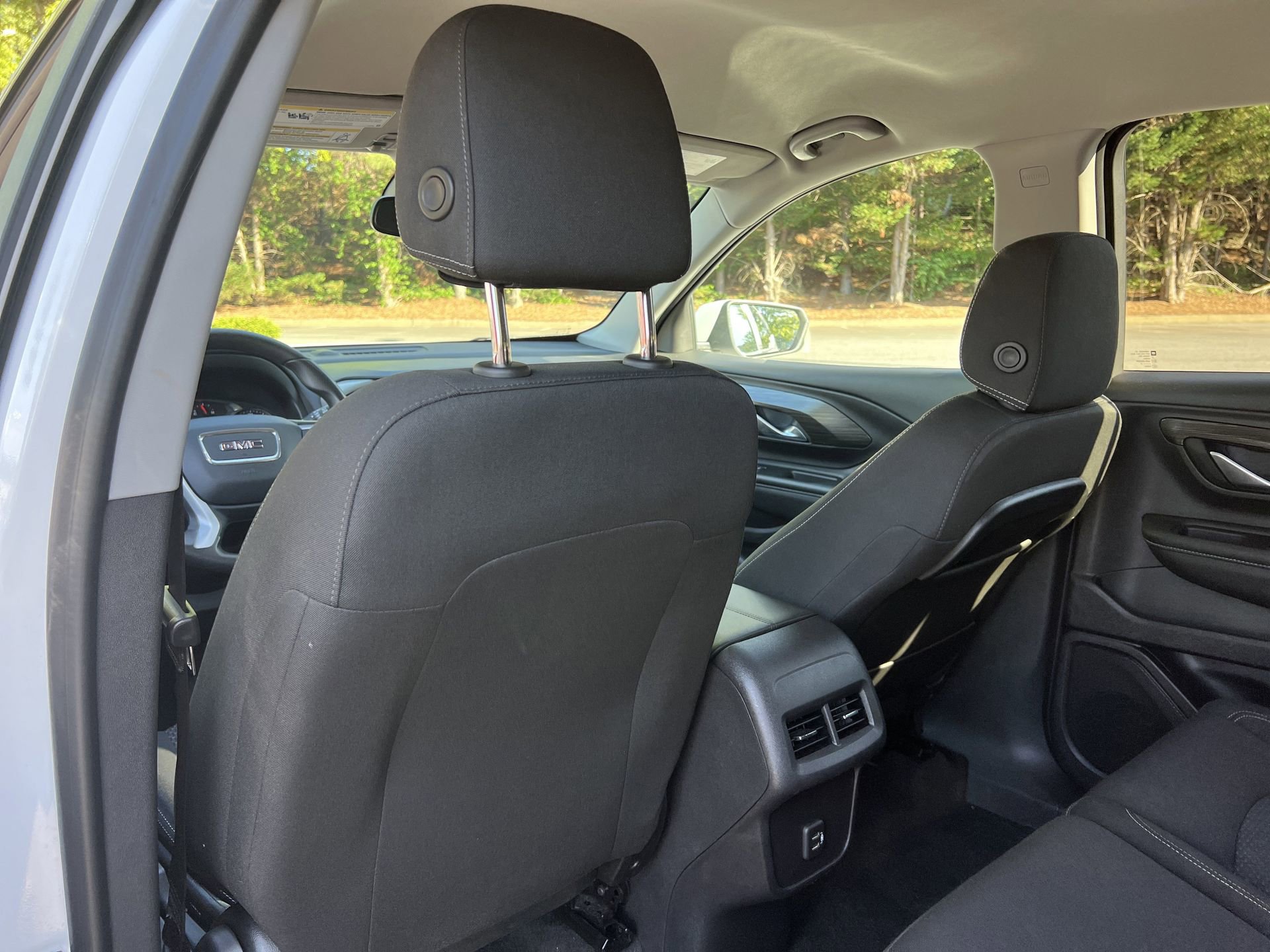 Used 2024 GMC Terrain SLE FWD image 18