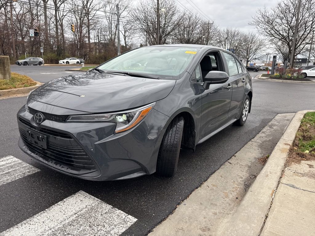 Used 2024 Toyota Corolla LE image 3