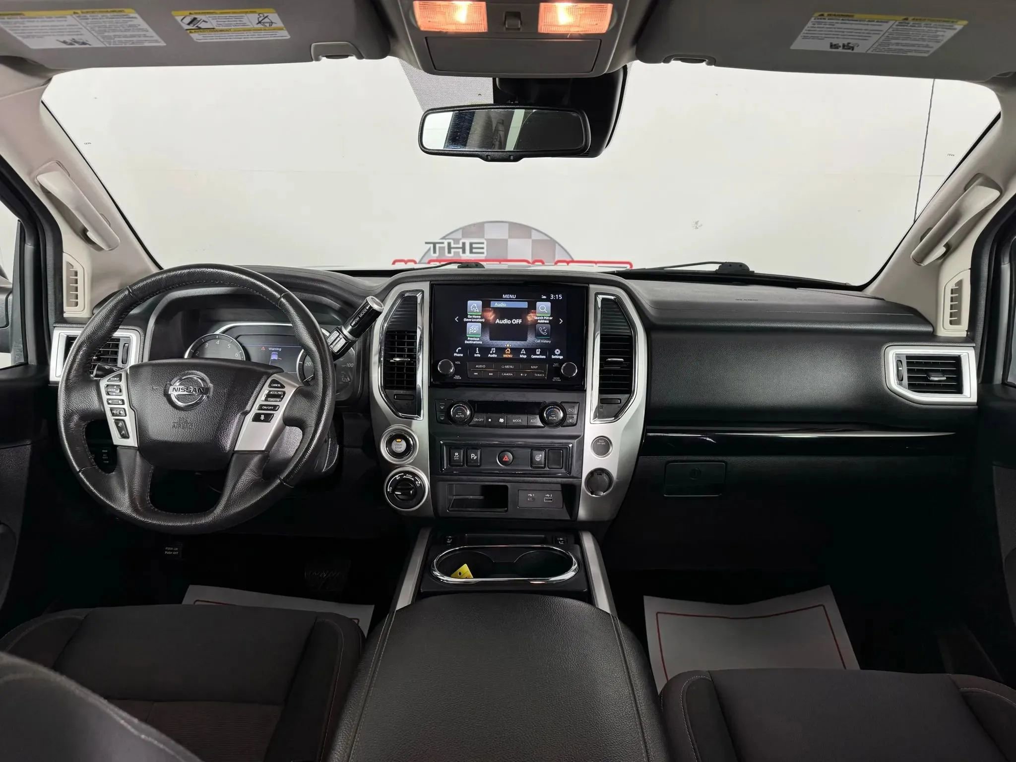 Used 2021 Nissan Titan SV w/ SV Convenience Package image 11
